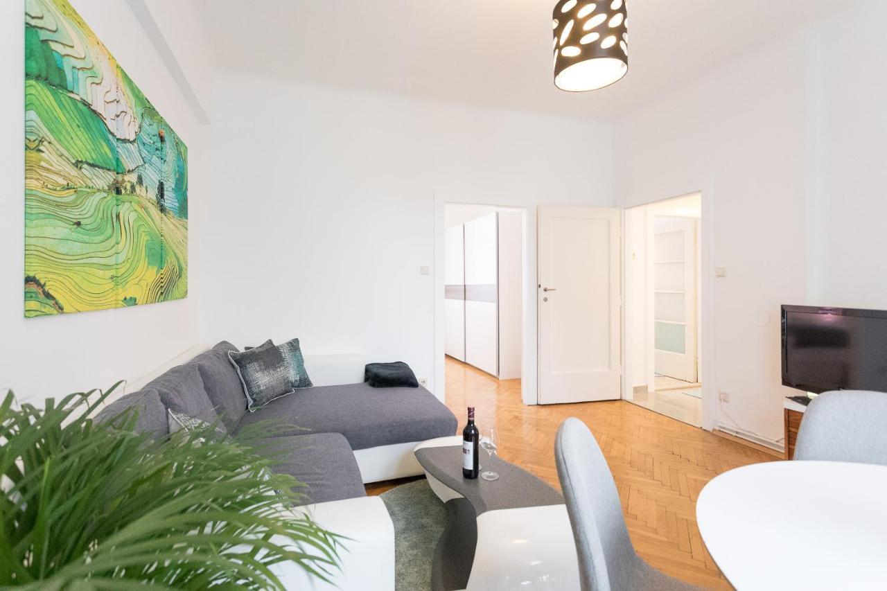Апартаменты French Balcony - 45M² - Szeneviertel Вена Экстерьер фото